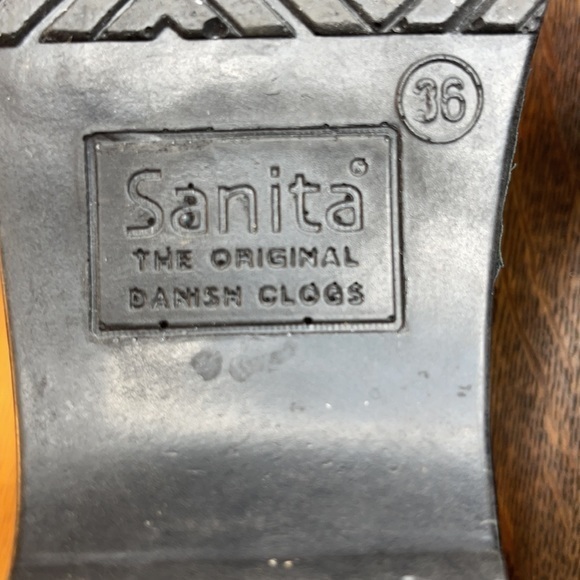 Sanita Patent Leather Brown and Tan Clogs Size 36 - Picture 8 of 9